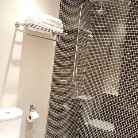Com Piscina פונשל